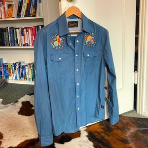 Men’s Medium Howler Bros Gaucho Snapshirt